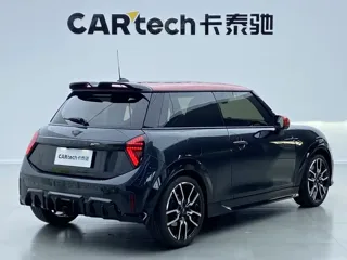 MINI JCW 2025