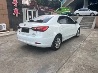 Roewe 360 2018 купить из Китая, цена 1 096 000 ₽ — Suifenhe Auto