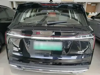 Hongqi HS7 2024 купить из Китая, цена 4 550 000 ₽ — Suifenhe Auto