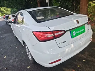 Roewe 360 2018 купить из Китая, цена 1 113 000 ₽ — Suifenhe Auto