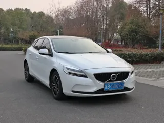 Volvo V40 2018 купить из Китая, цена 1 383 000 ₽ — Suifenhe Auto