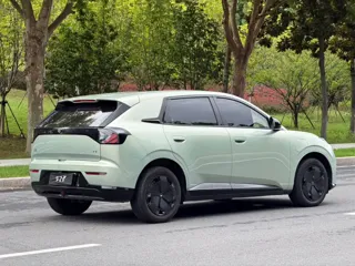 ARCFOX T1 2025 купить из Китая, цена 1 401 000 ₽ — Suifenhe Auto