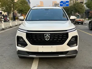 Baojun 530 2019 купить из Китая, цена 1 186 000 ₽ — Suifenhe Auto