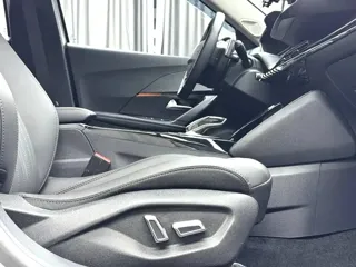 Peugeot 2008 2023 купить из Китая, цена 1 426 000 ₽ — Suifenhe Auto