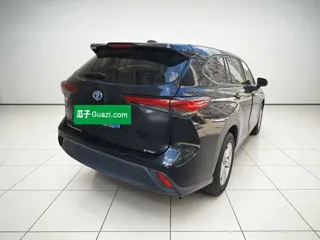 Toyota Highlander 2023 купить из Китая, цена 6 962 000 ₽ — Suifenhe Auto