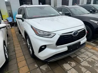 Toyota Highlander 2024 купить из Китая, цена 6 977 000 ₽ — Suifenhe Auto