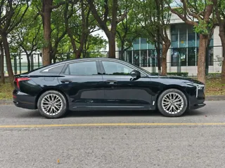 Bestune B70 2024 купить из Китая, цена 2 084 000 ₽ — Suifenhe Auto