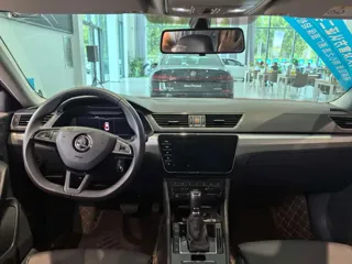 Skoda Superb 2024 купить из Китая, цена 2 718 000 ₽ — Suifenhe Auto