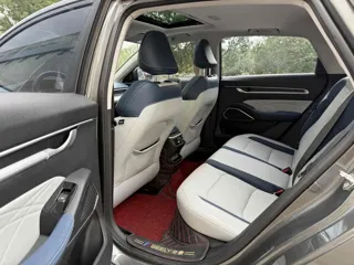 Geely Emgrand 2023 купить из Китая, цена 1 069 000 ₽ — Suifenhe Auto