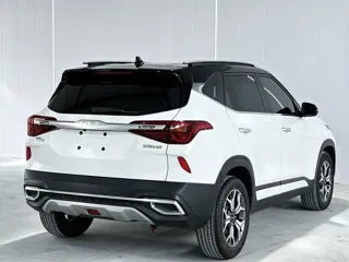 Kia KX3 2022 купить из Китая, цена 1 875 000 ₽ — Suifenhe Auto