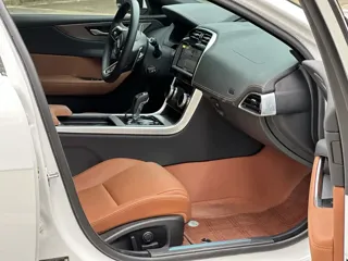 Jaguar XE 2024 купить из Китая, цена 4 309 000 ₽ — Suifenhe Auto