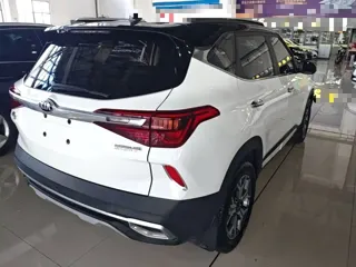 Kia KX3 2021 купить из Китая, цена 1 584 000 ₽ — Suifenhe Auto