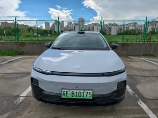 Leapmotor B01 2025 купить из Китая, цена 3 023 000 ₽ — Suifenhe Auto