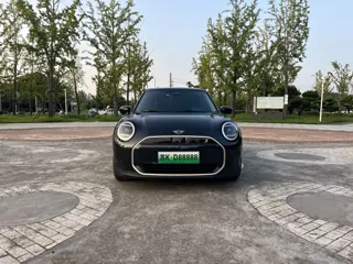 MINI COOPER 2024 купить из Китая, цена 3 931 000 ₽ — Suifenhe Auto