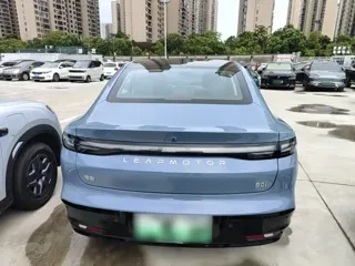 Leapmotor B01 2025 купить из Китая, цена 3 048 000 ₽ — Suifenhe Auto