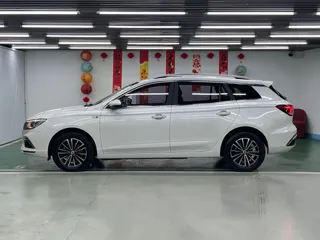 Roewe i5 2019 купить из Китая, цена 1 236 000 ₽ — Suifenhe Auto