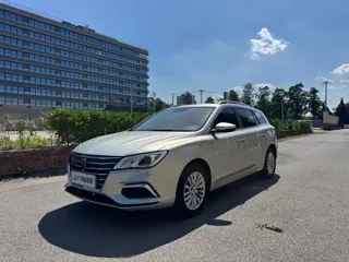 Roewe i5 2018 купить из Китая, цена 1 058 000 ₽ — Suifenhe Auto