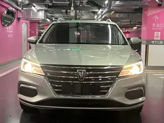 Roewe i5 2019 купить из Китая, цена 1 112 000 ₽ — Suifenhe Auto