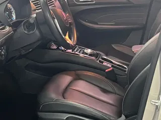 Roewe i5 2019 купить из Китая, цена 1 112 000 ₽ — Suifenhe Auto