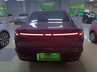 Leapmotor B01 2026 купить из Китая, цена 3 135 000 ₽ — Suifenhe Auto
