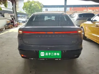 Leapmotor B01 2025 купить из Китая, цена 3 028 000 ₽ — Suifenhe Auto
