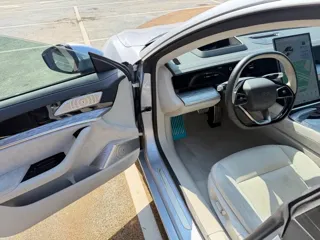 Neta S 2023 купить из Китая, цена 4 127 000 ₽ — Suifenhe Auto