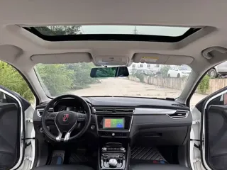 Roewe i5 2019 купить из Китая, цена 1 116 000 ₽ — Suifenhe Auto