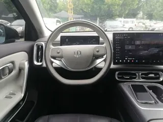 Leapmotor B01 2025 купить из Китая, цена 2 824 000 ₽ — Suifenhe Auto