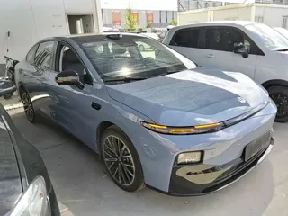 Leapmotor B01 2025 купить из Китая, цена 3 012 000 ₽ — Suifenhe Auto