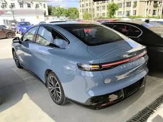 Leapmotor B01 2025 купить из Китая, цена 3 012 000 ₽ — Suifenhe Auto