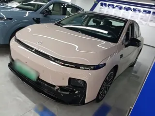 Leapmotor B01 2025 купить из Китая, цена 3 023 000 ₽ — Suifenhe Auto