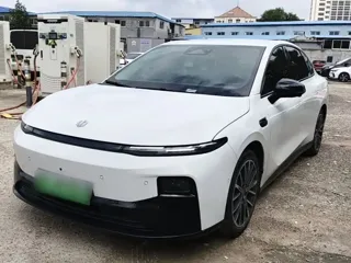 Leapmotor B01 2025 купить из Китая, цена 2 970 000 ₽ — Suifenhe Auto