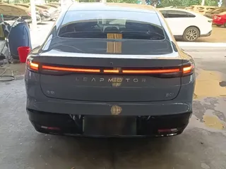 Leapmotor B01 2025 купить из Китая, цена 2 994 000 ₽ — Suifenhe Auto