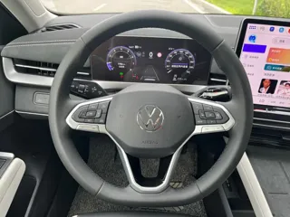 Volkswagen Sagitar 2025 купить из Китая, цена 3 352 000 ₽ — Suifenhe Auto