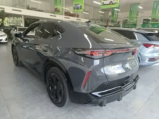 Volkswagen Yuzhong 06 2025 купить из Китая, цена 3 666 000 ₽ — Suifenhe Auto