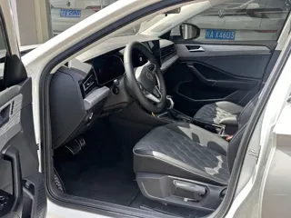 Volkswagen Sagitar 2025 купить из Китая, цена 3 045 000 ₽ — Suifenhe Auto