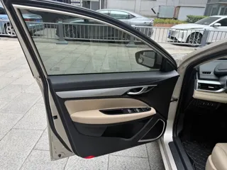 Geely Emgrand 2019 купить из Китая, цена 1 096 000 ₽ — Suifenhe Auto