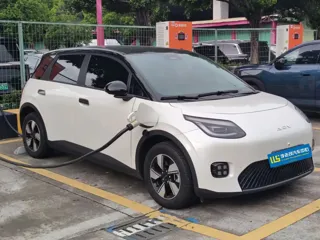 Aion UT 2025 купить из Китая, цена 1 656 000 ₽ — Suifenhe Auto