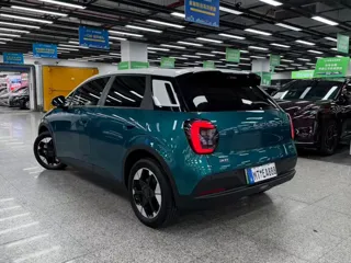 Aion UT 2025 купить из Китая, цена 1 656 000 ₽ — Suifenhe Auto