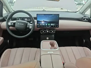 Aion UT 2025 купить из Китая, цена 1 690 000 ₽ — Suifenhe Auto