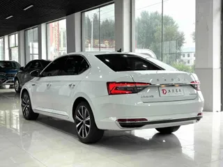 Skoda Superb 2023 купить из Китая, цена 2 387 000 ₽ — Suifenhe Auto