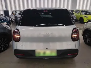 Aion UT 2025 купить из Китая, цена 1 585 000 ₽ — Suifenhe Auto