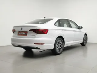 Volkswagen Sagitar 2021 купить из Китая, цена 1 386 000 ₽ — Suifenhe Auto