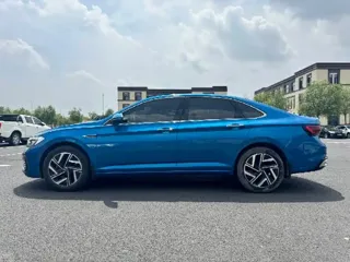 Volkswagen Sagitar 2022 купить из Китая, цена 1 858 000 ₽ — Suifenhe Auto