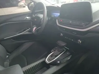 Chevrolet Menlo 2023 купить из Китая, цена 3 003 000 ₽ — Suifenhe Auto