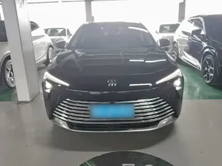 Buick LaCrosse 2025 купить из Китая, цена 3 999 000 ₽ — Suifenhe Auto