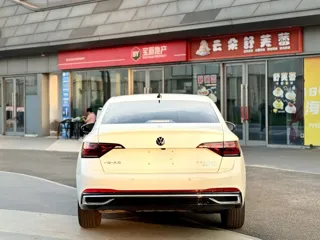 Volkswagen Sagitar 2022 купить из Китая, цена 1 589 000 ₽ — Suifenhe Auto