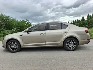 Skoda Octavia 2019 купить из Китая, цена 1 148 000 ₽ — Suifenhe Auto