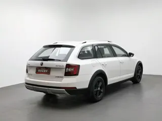 Skoda Octavia 2018 купить из Китая, цена 1 237 000 ₽ — Suifenhe Auto