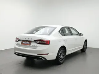 Skoda Octavia 2019 купить из Китая, цена 1 332 000 ₽ — Suifenhe Auto